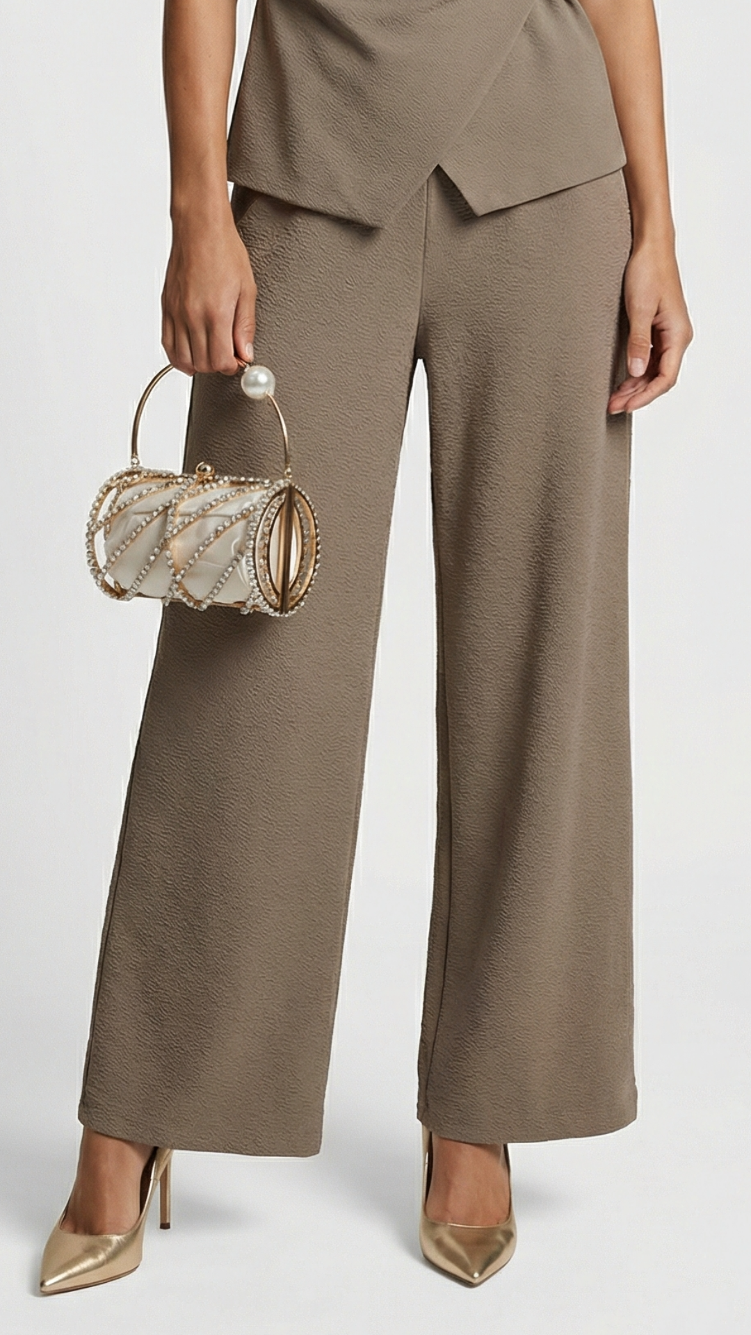 Liora - High-Waisted Fluid Wide-Leg Trousers Light Brown