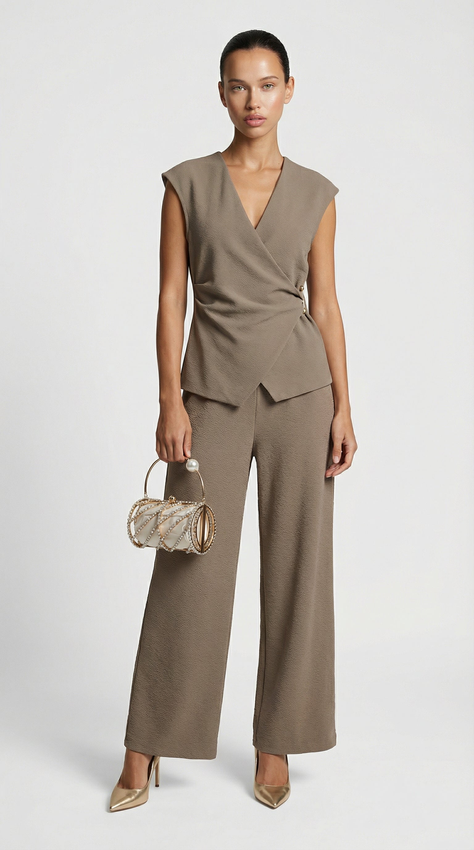 Liora - High-Waisted Fluid Wide-Leg Trousers Light Brown